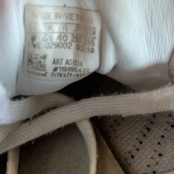 Adidas Women's Samba White and Black Sneakers - Picture 14 of 15